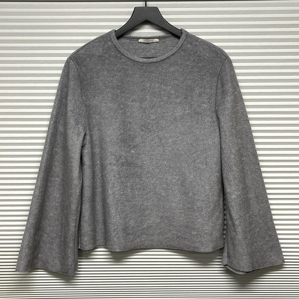 Zara Trafaluc Gray Fuzzy Bell Sleeve Sweatshirt Size Small